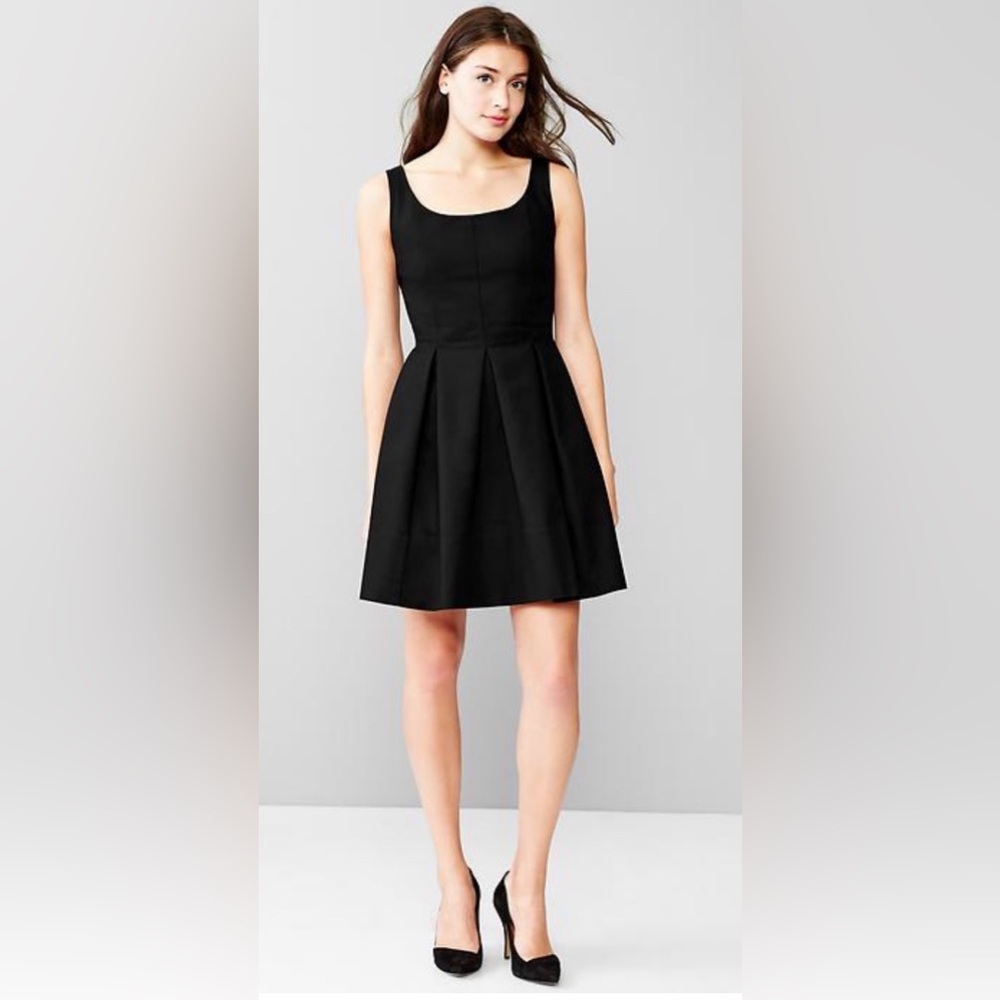 GAP TANK FIT AND FLARE DRESS SIZE 8 BNWT